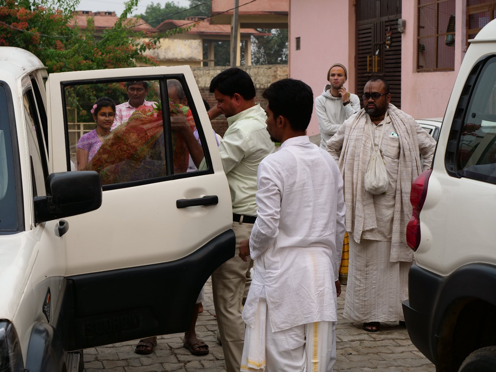  17 Gopashtami Radha kunda Govardhan 19.11.04